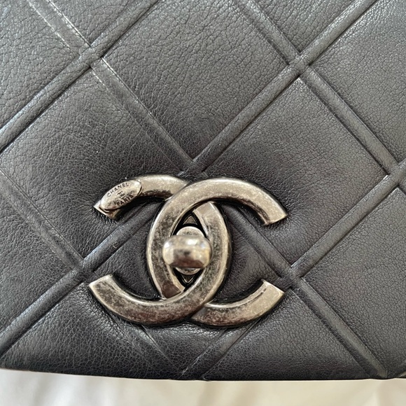 Chanel shoulder full flap bag - Picture 3 of 12